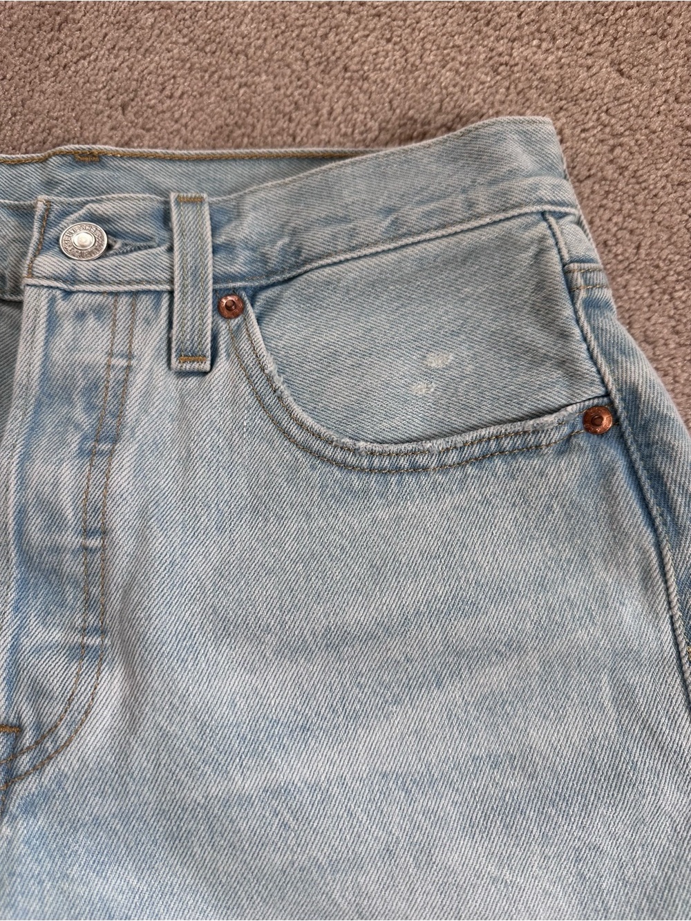 Levi's® 501® Mid-Thigh Shorts Light Indigo Wash Raw/Frayed Hem Women’s Size 27 - Picture 5 of 13